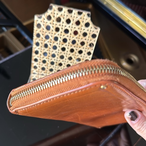 CHLOE preowned brown leather long wallet! - Picture 4 of 8
